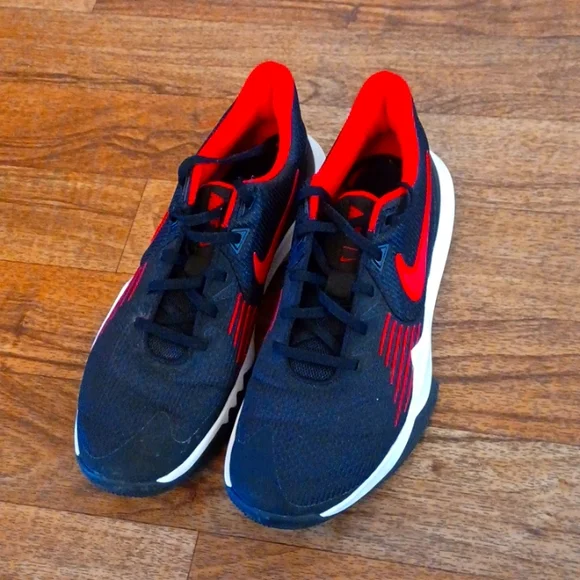 Mens Nike black and red shoes size 10 - Picture 2 of 8